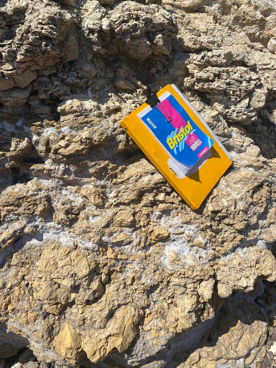 breccia spiaggia terra nera